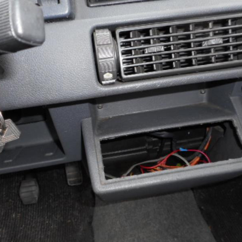 Poignee porte avant droit RENAULT SUPER 5 Photo n°10