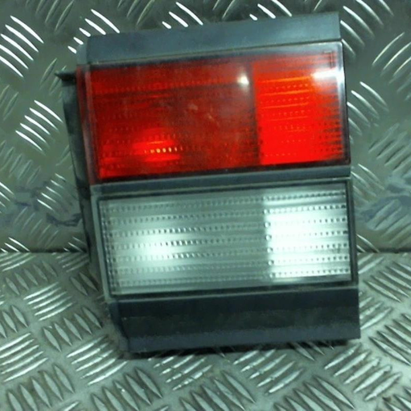 Feu arriere secondaire gauche (feux) VOLKSWAGEN PASSAT 3 Photo n°1