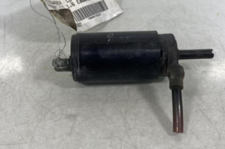 Pompe lave glace avant VOLKSWAGEN PASSAT 3 Photo n°1