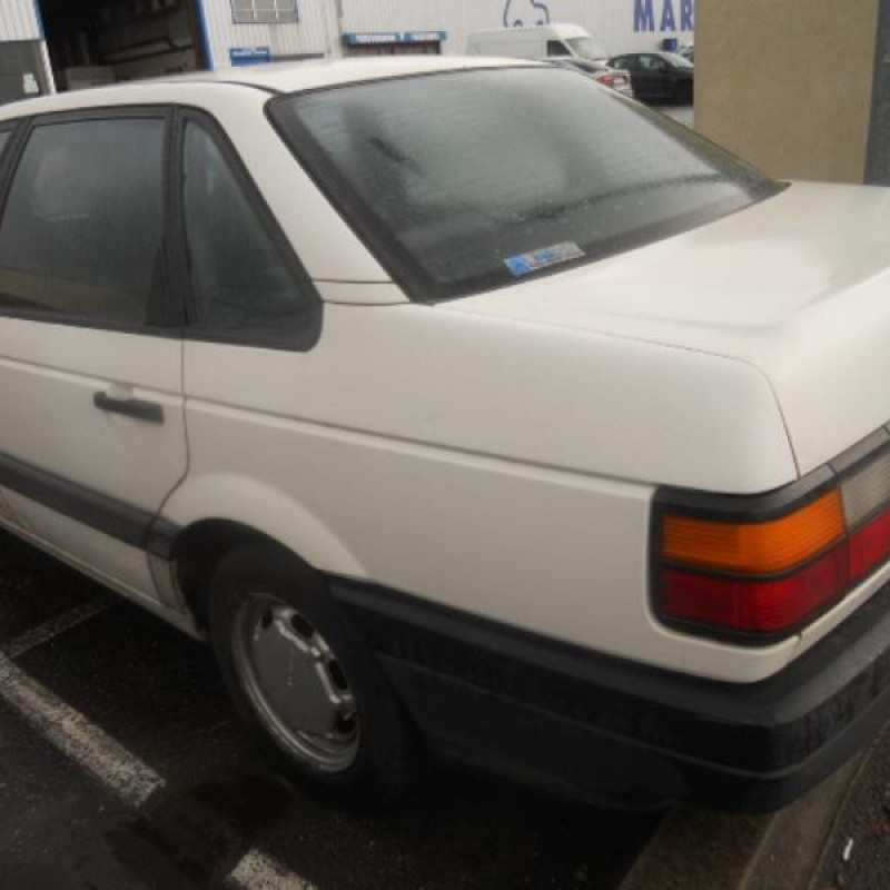 Pompe lave glace avant VOLKSWAGEN PASSAT 3 Photo n°7
