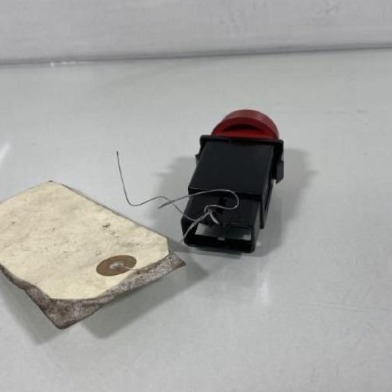 Bouton de warning HYUNDAI GETZ Photo n°3