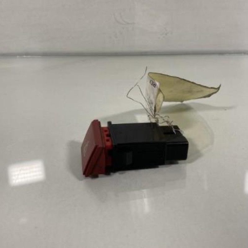 Bouton de warning HYUNDAI GETZ Photo n°2