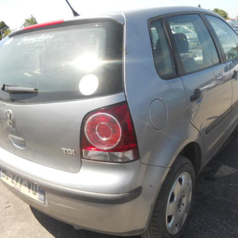Bouton de warning VOLKSWAGEN POLO 4 Photo n°7