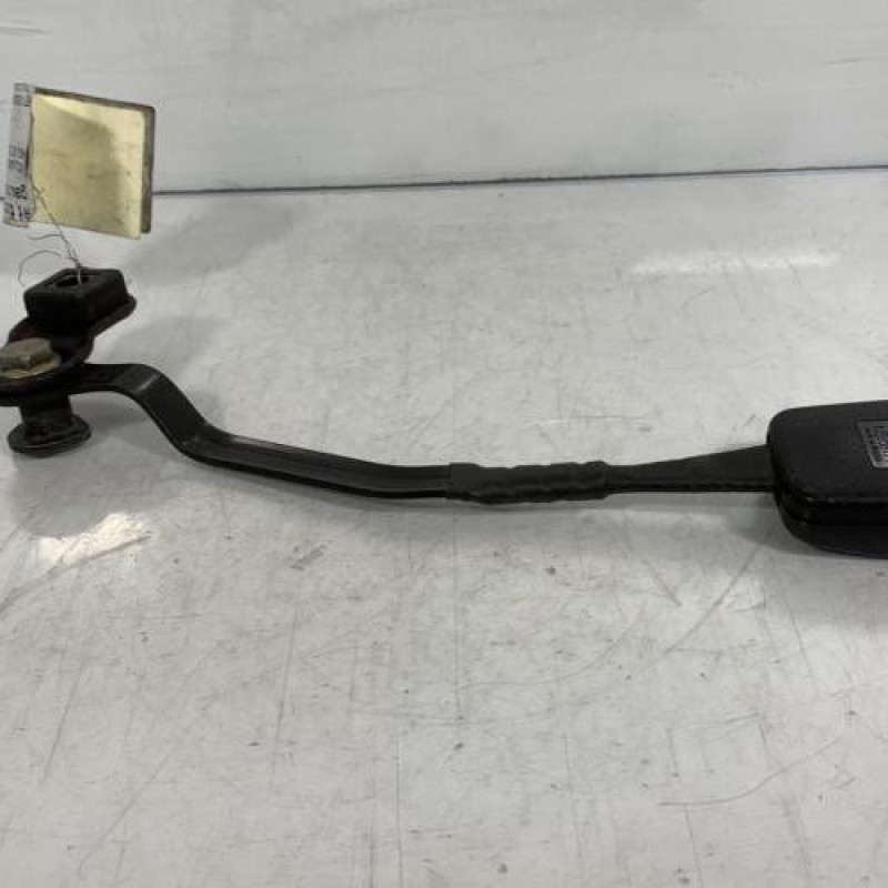 Attache ceinture avant gauche VOLKSWAGEN NEW BEETLE 1 Photo n°3