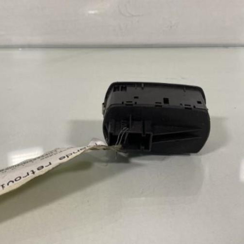 Interrupteur de leve vitre avant gauche OPEL CORSA D Photo n°3