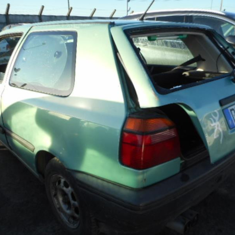 Moteur essuie glace arriere VOLKSWAGEN GOLF 3 Photo n°6