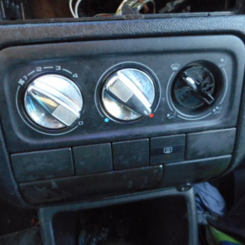 Moteur essuie glace arriere VOLKSWAGEN GOLF 3 Photo n°8