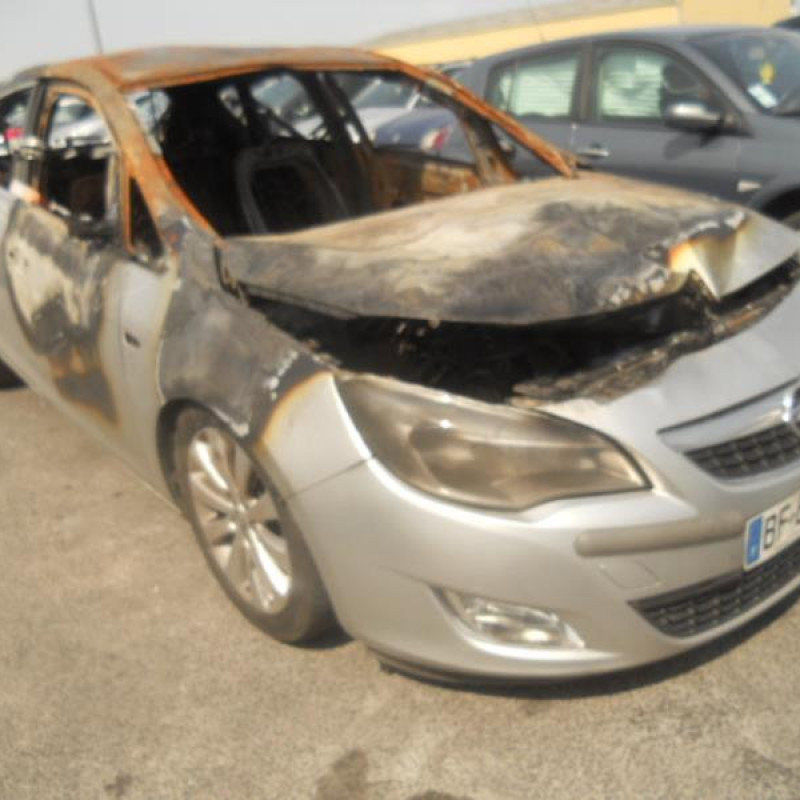 Moteur essuie glace arriere OPEL ASTRA J Photo n°4
