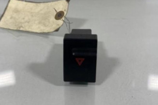 Bouton de warning PEUGEOT 406 Photo n°1