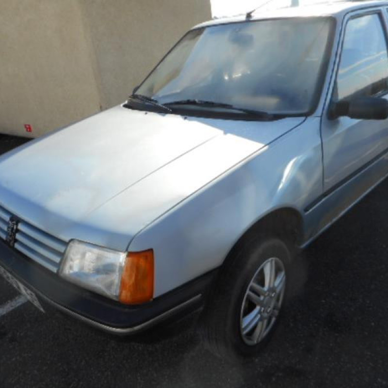 Traverse superieure PEUGEOT 205 Photo n°2