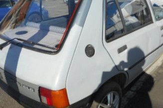 Traverse superieure PEUGEOT 205
