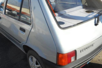 Traverse superieure PEUGEOT 205