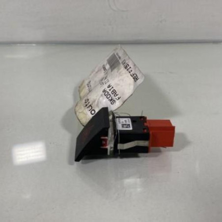 Bouton de warning SKODA FABIA 2