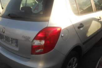 Bouton de warning SKODA FABIA 2