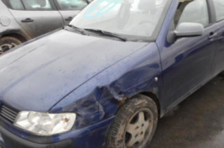 Malle/Hayon arriere SEAT CORDOBA 1