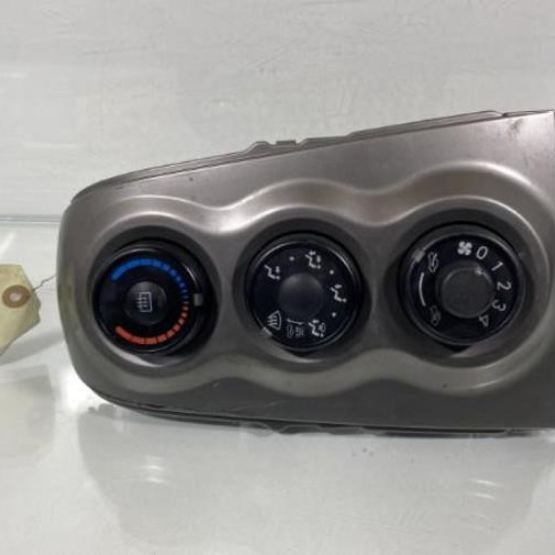 Commande chauffage TOYOTA YARIS 2 Photo n°1