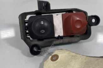 Bouton de warning RENAULT SCENIC 2