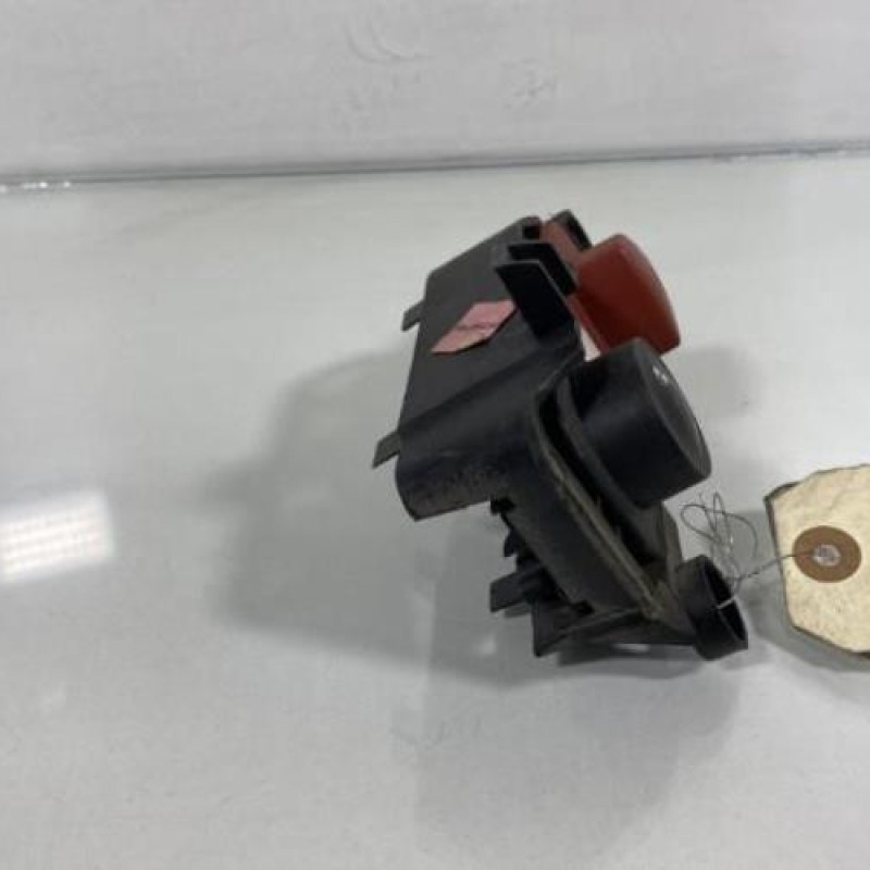 Bouton de warning RENAULT SCENIC 2 Photo n°3