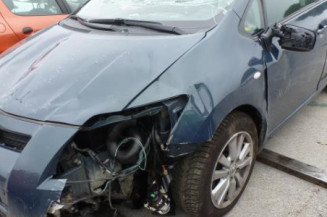 Serrure avant droit TOYOTA AURIS 1