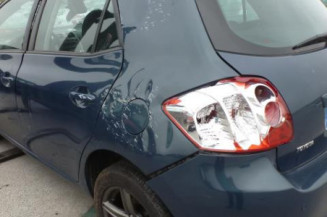 Serrure avant droit TOYOTA AURIS 1