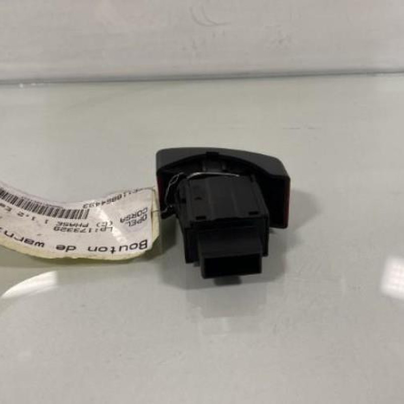 Bouton de warning OPEL CORSA C Photo n°3