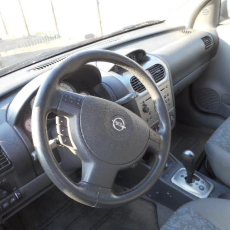 Bouton de warning OPEL CORSA C Photo n°8