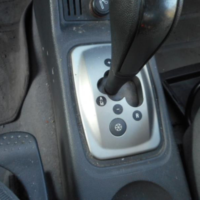 Bouton de warning OPEL CORSA C Photo n°9