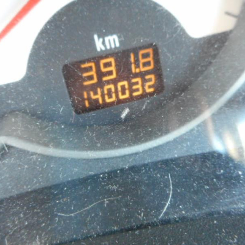 Bouton de warning OPEL CORSA C Photo n°12
