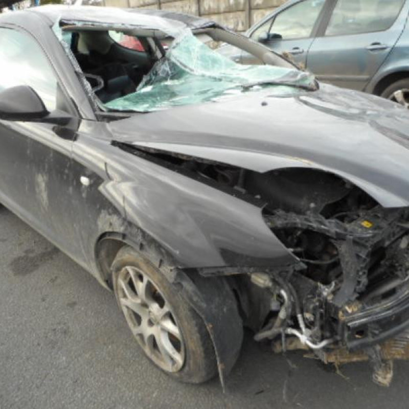 Malle/Hayon arriere ALFA ROMEO MITO Photo n°3