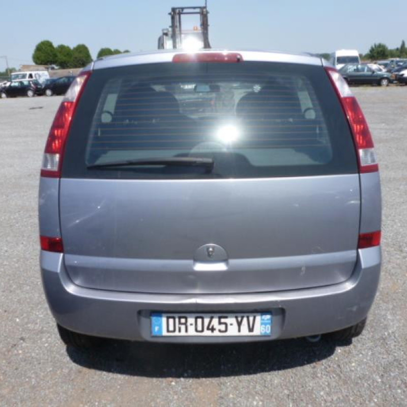 Anti brouillard arriere gauche OPEL MERIVA A Photo n°5