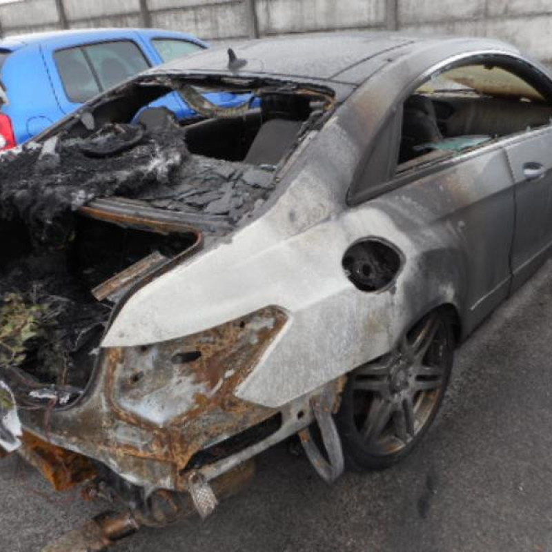 Leve vitre electrique avant droit MERCEDES CLASSE E 207 Photo n°4