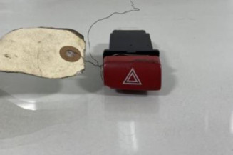 Bouton de warning KIA RIO 2 Photo n°1