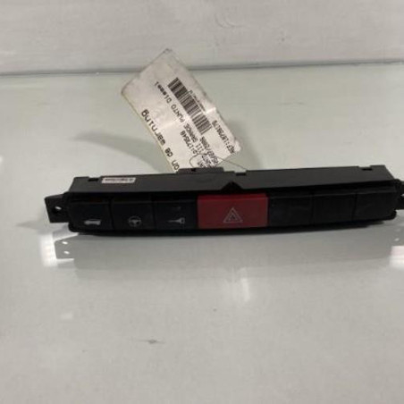 Bouton de warning FIAT GRANDE PUNTO Photo n°1