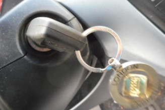 Serrure avant droit FIAT GRANDE PUNTO