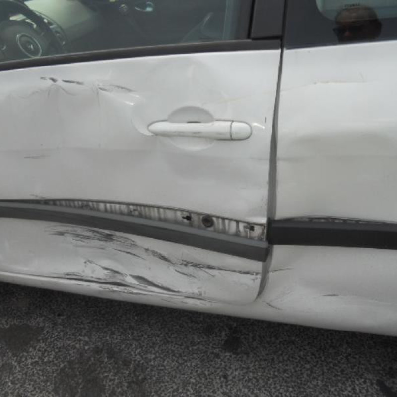 Bouton de warning RENAULT MEGANE 2 Photo n°8