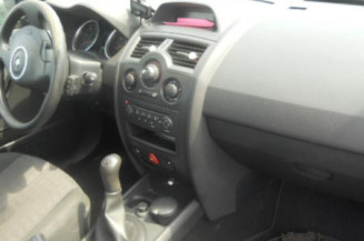 Bouton de warning RENAULT MEGANE 2