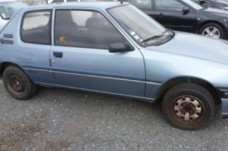 Retroviseur droit PEUGEOT 205