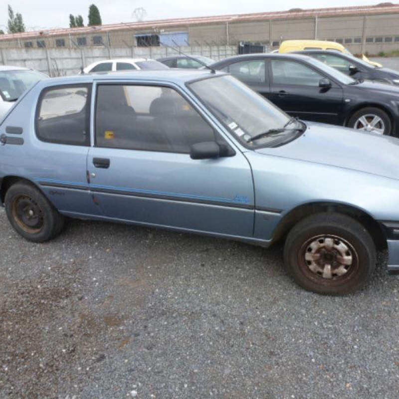 Retroviseur droit PEUGEOT 205 Photo n°4