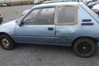 Retroviseur droit PEUGEOT 205