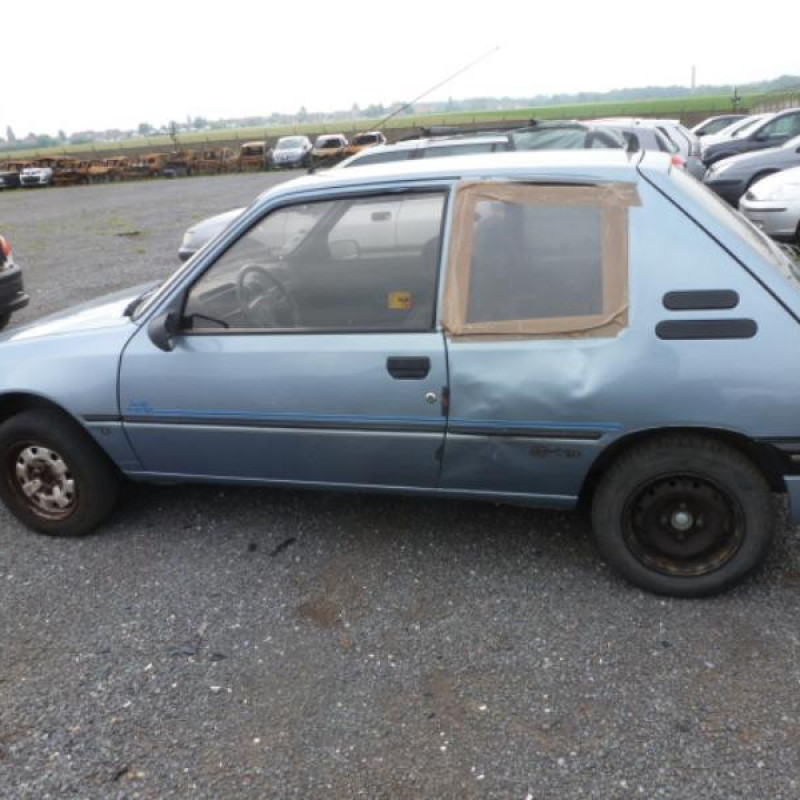 Retroviseur droit PEUGEOT 205 Photo n°6