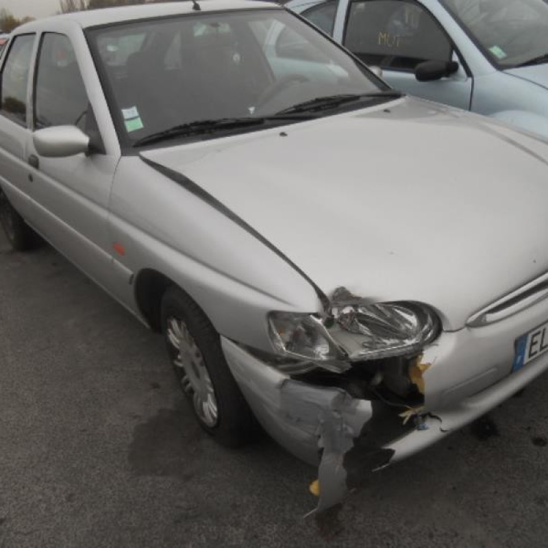 Demarreur FORD ESCORT 6 Photo n°4