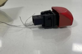 Bouton de warning NISSAN MICRA 3