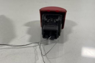 Bouton de warning NISSAN MICRA 3