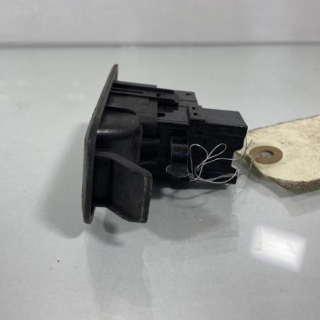 Interrupteur de leve vitre avant droit NISSAN PRIMERA 4