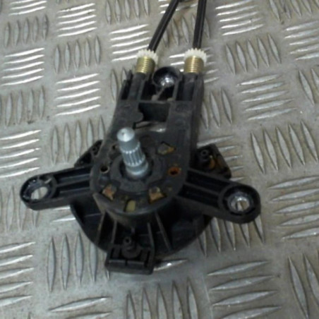 Leve vitre mecanique avant droit PEUGEOT 106