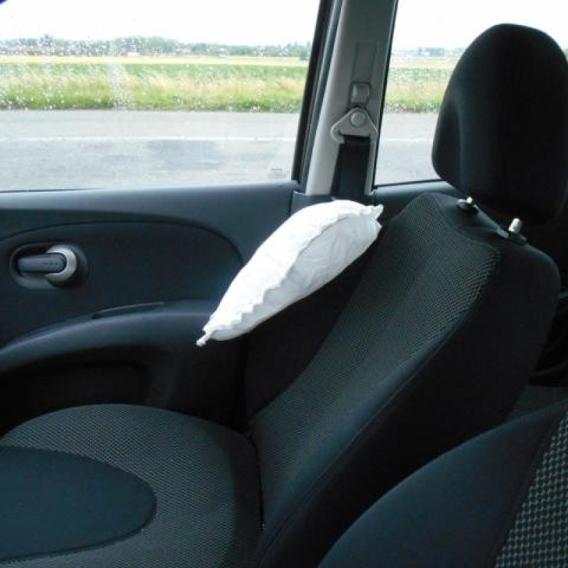 Ceinture arriere gauche NISSAN MICRA 3 Photo n°8