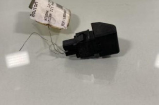 Bouton de warning NISSAN MICRA 3