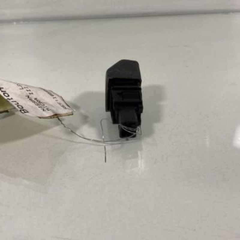Bouton de warning NISSAN MICRA 3 Photo n°3