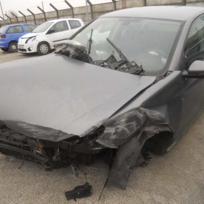 Bouton de warning VOLKSWAGEN GOLF 6 Photo n°4