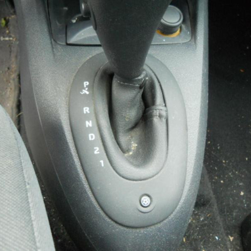 Poignee interieur avant gauche RENAULT CLIO 2 Photo n°9